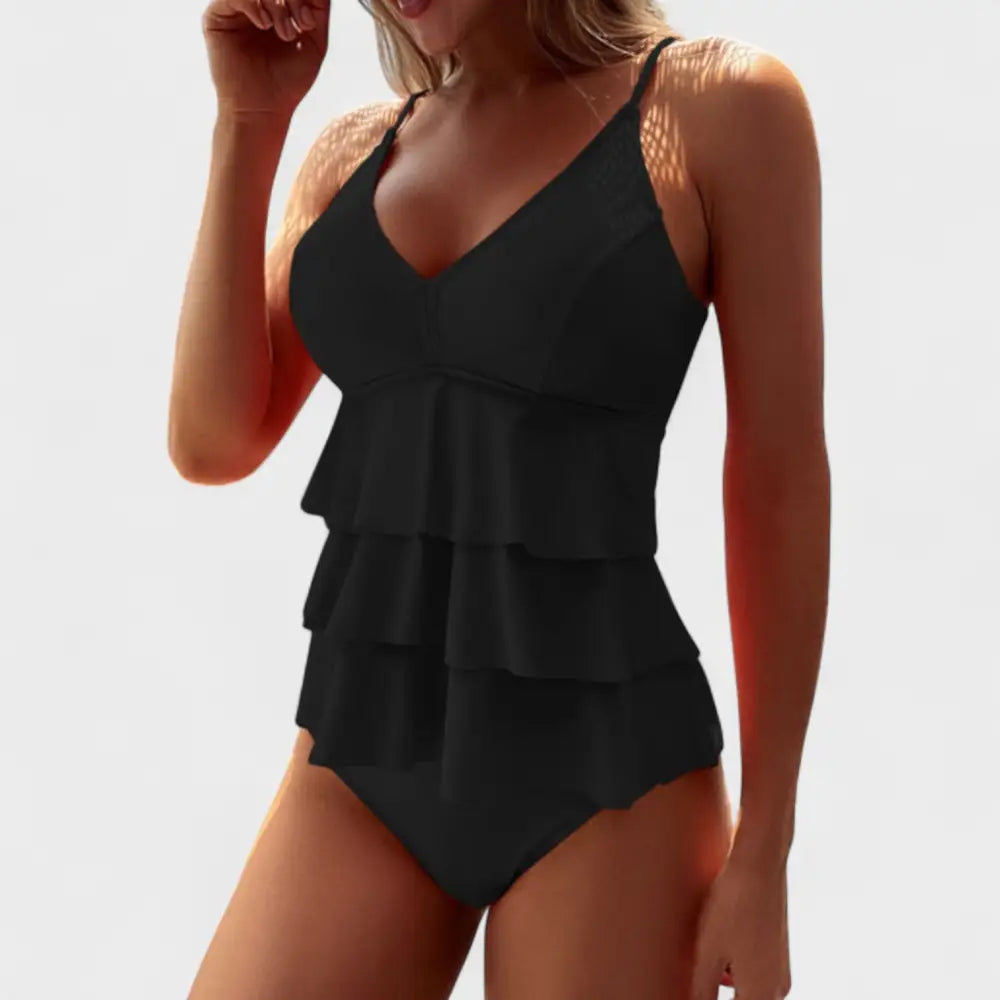 Clara – Bañador Elegancia y Estilo Atemporal - Lia – Bañador Liso con Volantes Elegantes