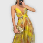 Claudia – Vestido Elegancia Floral Atemporal - Amarillo / S - Vestidos