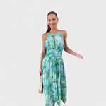 Ángela – Vestido Maxi Plisado con Flores y Toque Romántico - Vestidos
