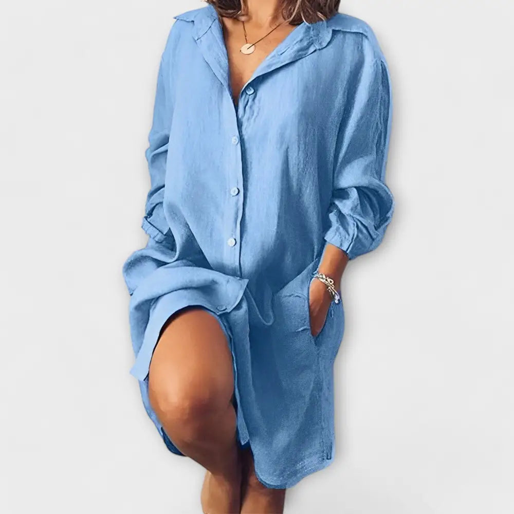María – Blusa Clásica con Toque Chic - Hellblau / S - María – Blusa Clásica con Toque Chic > Blouses > >
