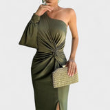 María – Vestido Asimétrico con Toque Sofisticado - Vestidos