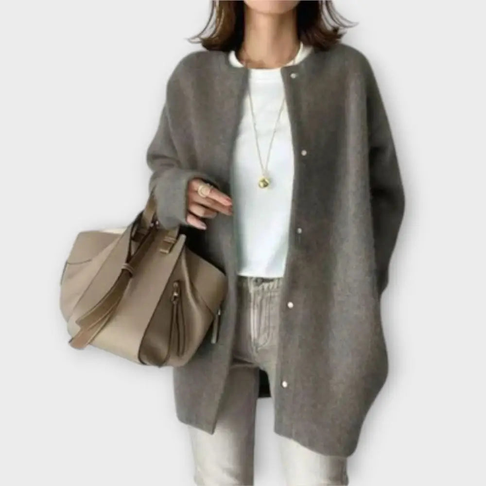 Valentina – Cárdigan Chic y Versátil - Grau / S - Suéteres & Cardigans