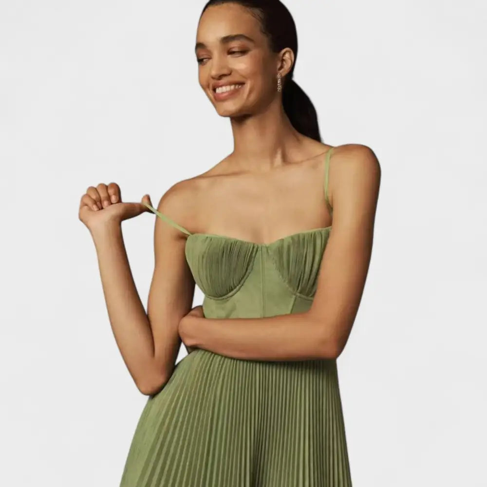 Valentina – Vestido Plisado Con Toque Elegante - Vestidos